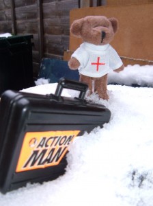 Bear-in-St-Albans-having-fun-in-the-snow-23.12.10-034.jpg